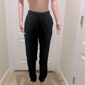 “Comfortable” Black Jogger Pants. Size L.  Great Fit!  Like New.